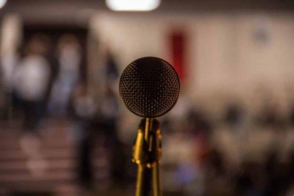 5 tips to overcome fear of public speaking