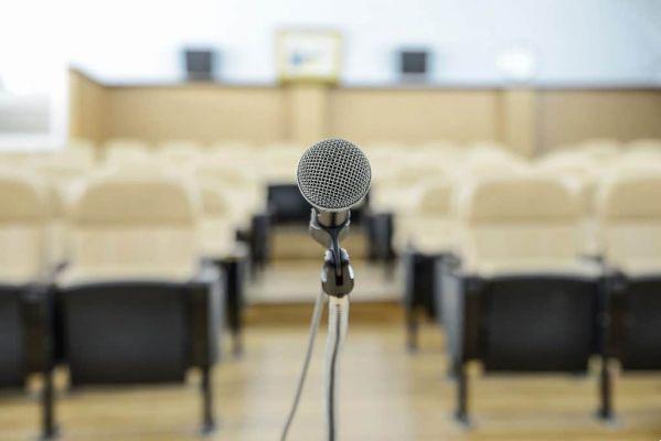 How to overcome the fear of public speaking in 6 steps