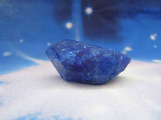 Cuarzo azul: ¡Todo sobre la piedra de sanación emocional!