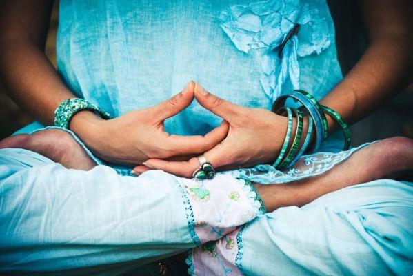 Mudras, the sacred gestures that benefit health