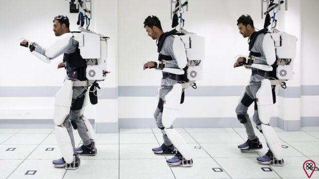 Esoscheletro creato da Española per consentire ai paraplegici di camminare di nuovo