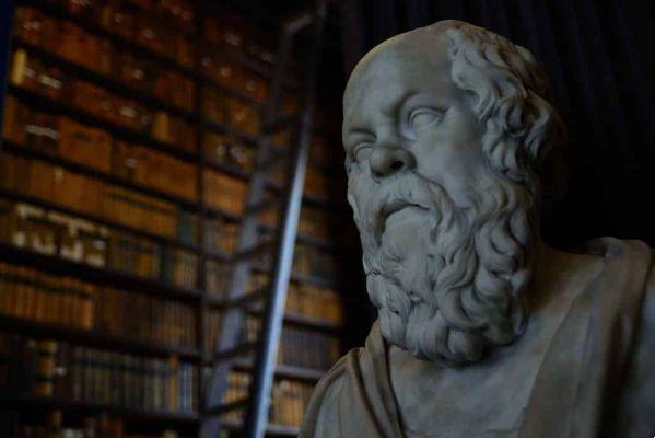 Chi era Socrate e quali furono i suoi contributi all'umanità?