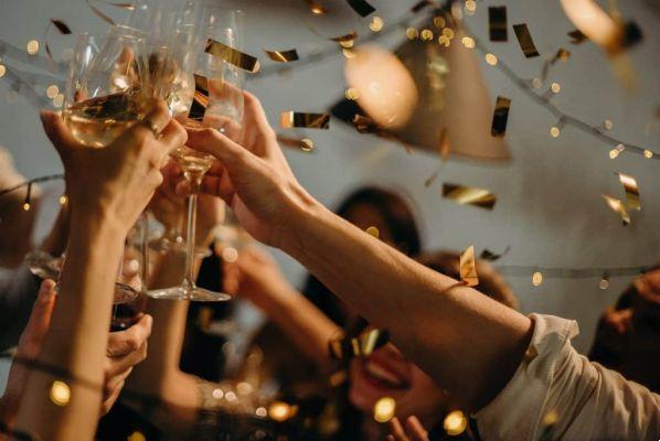 Creative New Year: Cool ideas for your party
